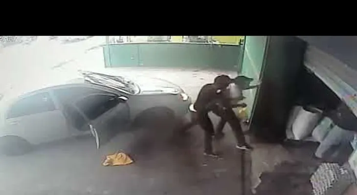 Un video muestra asalto en un almacén; pillos se llevaron más de 30 mil pesos 
