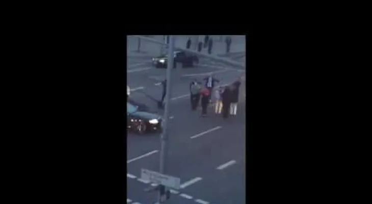 Disparan al aire y cortan el tráfico para celebrar una boda turca en Alemania