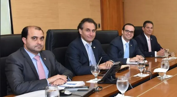 Gobernador Valdez Albizu recibe inversionistas internacionales interesados en conocer desempeño economía de RD