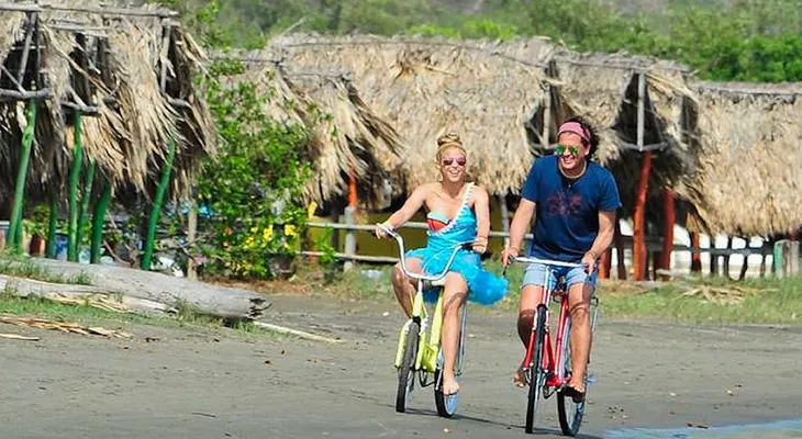 Al cantante colombiano Carlos Vives le robaron su bicicleta
