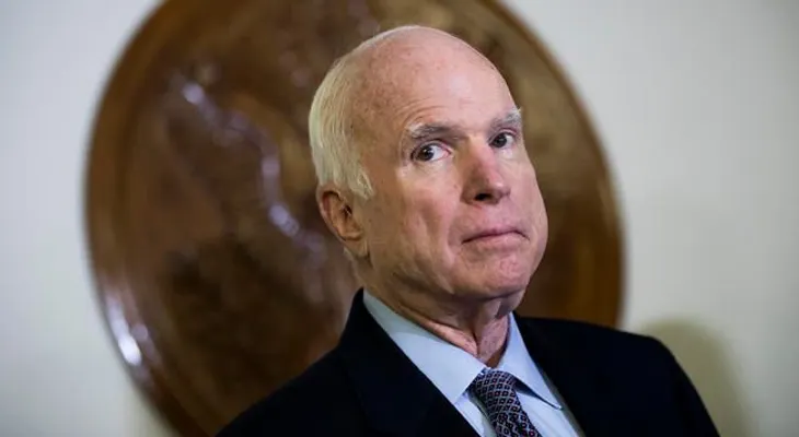 El senador John McCain abandona el tratamiento para su cáncer
