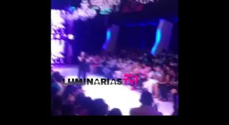 Martha Heredia se presenta en desfile de moda fuera de la cárcel