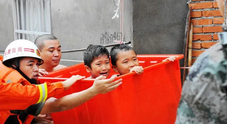 Decenas de desaparecidos por deslizamientos en China por paso del tifón Megi