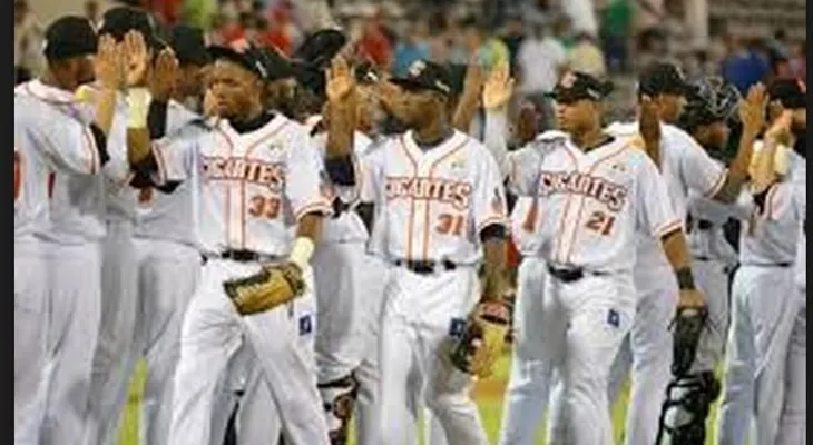 Aguilas acaban Toros y sufren con las Estrellas; Orientales no pueden con los Toros, y Gigantes los vence a todos 