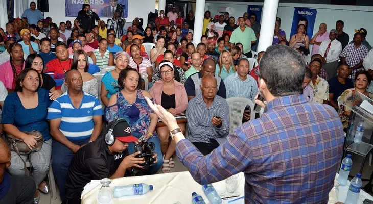 Andrés Navarro recibe respaldo de dirigentes del PLD de Nagua