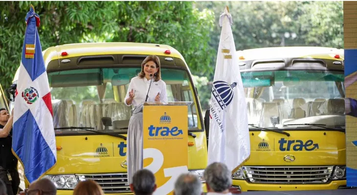 Vicepresidenta Raquel Peña lanza rutas escolares en el Cibao