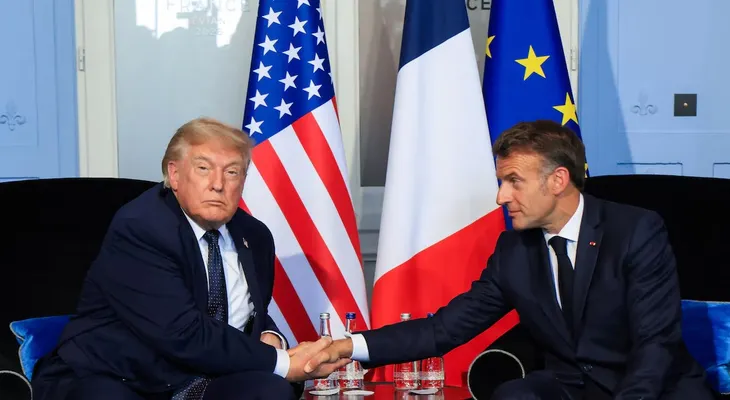 Macron califica de "muy constructiva" su reunión con Trump sobre el mar Rojo y Ucrania