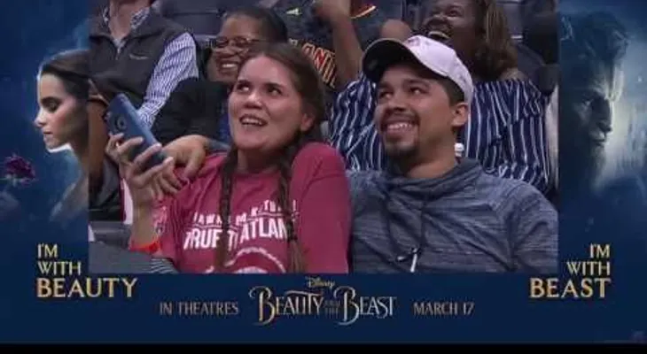 Si no la besas en la kiss cam te puede pasar esto...