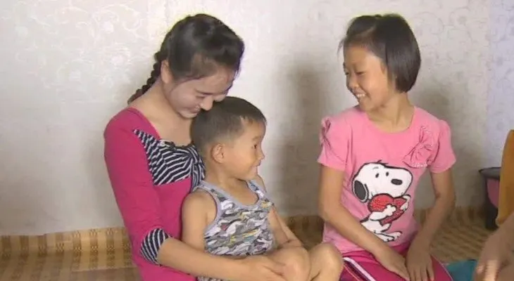 Conoce a la niña madre de los huérfanos de Corea del Norte