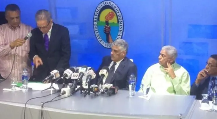 Juramentan en el PRD al exdirigente reformista José Osvaldo Leger