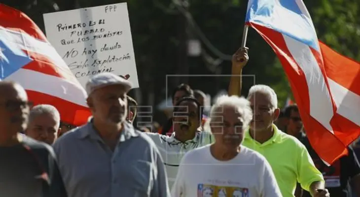 Puerto Rico deja de pagar 911 millones de dólares por falta de liquidez
