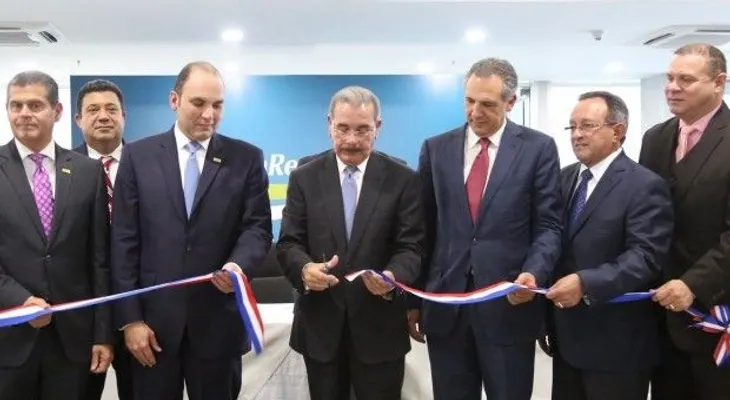 Presidente Medina encabeza inauguración nuevo centro de negocios Banreservas en La Vega