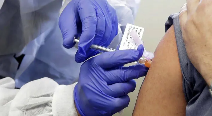 Egoísmo contra el mundo: EEUU administra 100 millones de dosis de vacunas, pero no quiere compartirlas