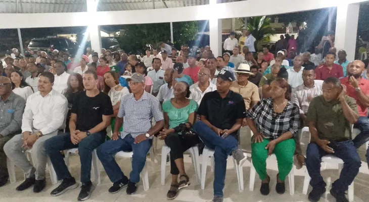 Equipo político apoya a Manuel Brito realiza multitudinaria asamblea con candidatos a la Dirección Central