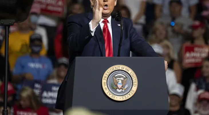 Trump vuelve a ser asediado por la pandemia a nueve días de elecciones en EE.UU.
