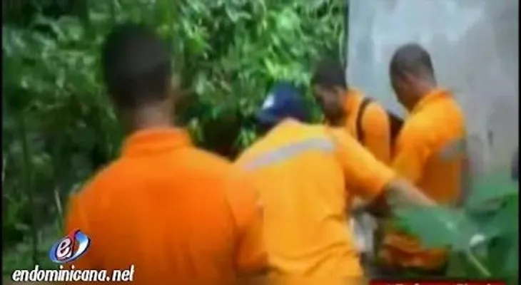 Un hombre mata menor de 16 años y la entierra en la parte trasera de su casa  (VIDEO)