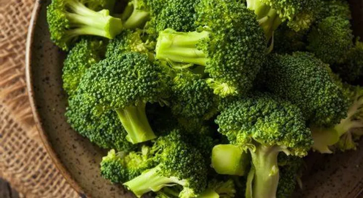 Descubre los grandes beneficios de la sopa de brócoli