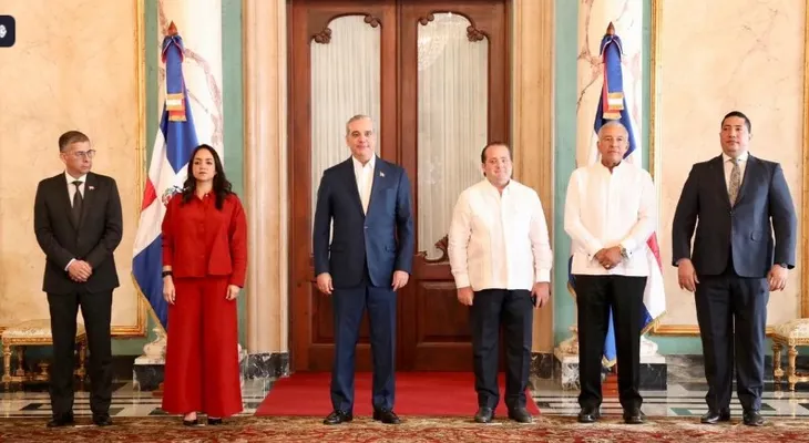 Abinader juramenta Consejo Consultivo para Transformación Policía