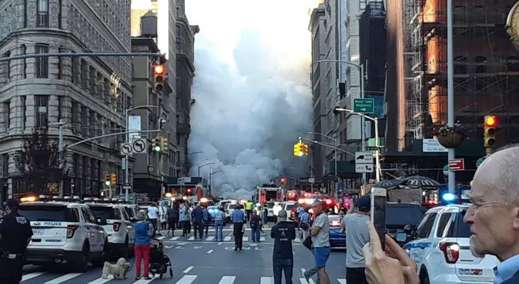  Cinco heridos y 28 edificios evacuados por explosión de tubería en Manhattan 