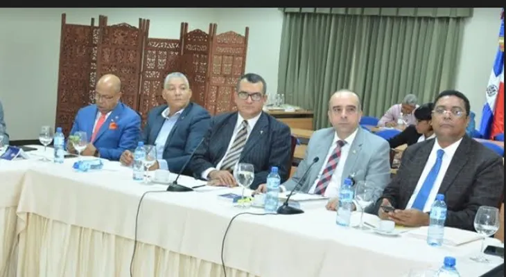 Comisión Bicameral escucha propuestas del TSE sobre Ley del Régimen Electoral 
