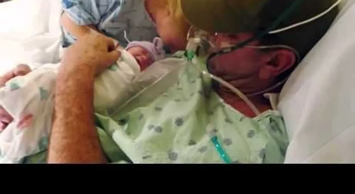 Un hombre con cáncer terminal conoce a su hija antes de morir  (Video)