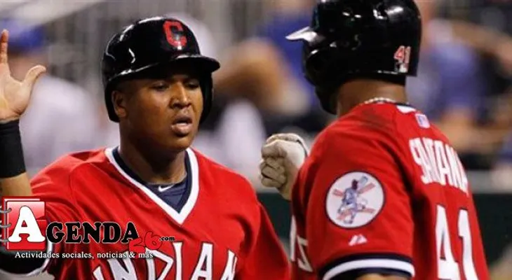 Indios vencen a Reales en 11 entradas con ayuda de Carlos Santana y José Ramírez