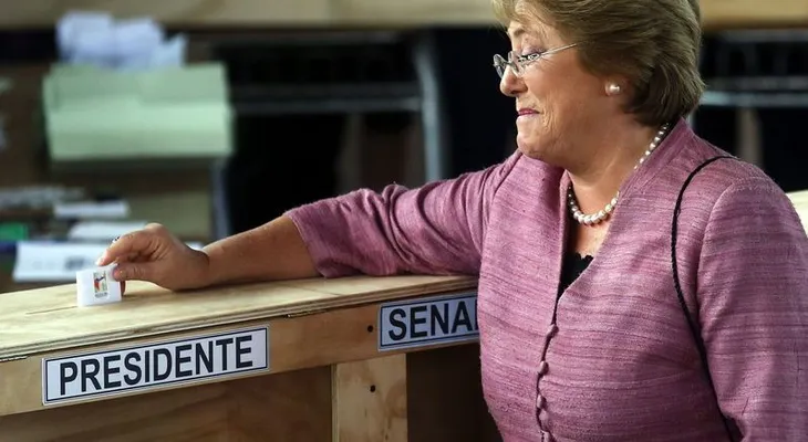 Chilenos eligen hoy entre dos mujeres para presidente