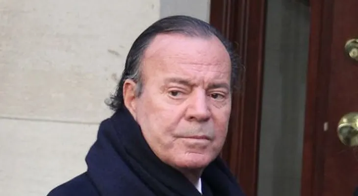 Julio Iglesias con problemas de salud; suspende presentación 