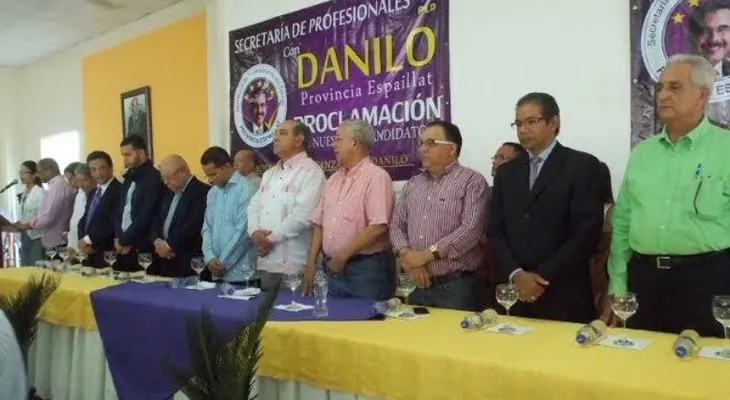 Cientos de profesionales en Moca a poyan candidaturas del PLD  