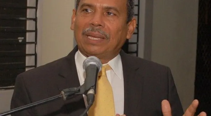 Radhamés Segura rechaza campaña contra Leonel 
