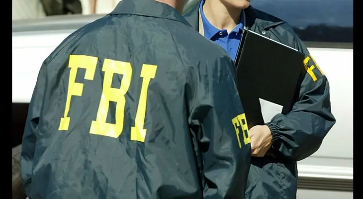 Hieren a un agente del FBI en un tiroteo en Texas