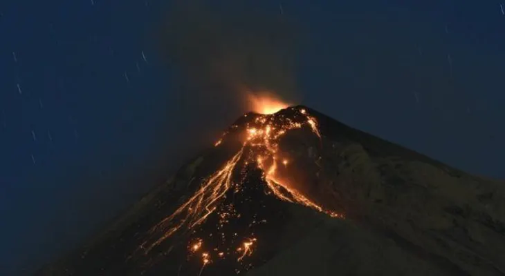 Se complica búsqueda de erupción de volcán de Fuego en Guatemala, 69 muertos y miles de evacuados