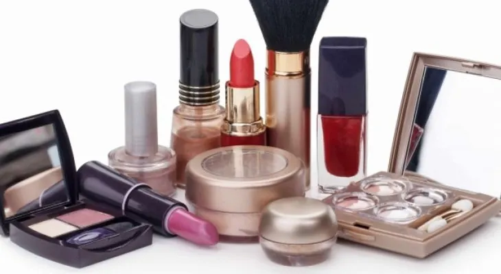 ¡Ojo! Los cosméticos viejos y vencidos tienen peligrosas bacterias