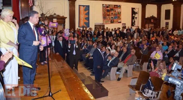 En Boston piden repostulación de Leonel Fernández