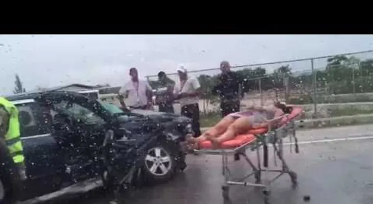 IMAGENES FUERTES: Una mujer pierde la vida en un accidente en Bávaro (VIDEO)