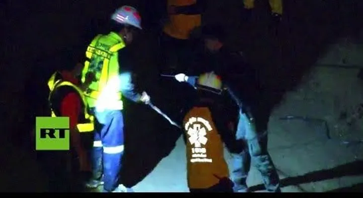 Video No 2 aparición con vida de 12 niños y su entrenador perdidos en una cueva por 10 días en Tailandia