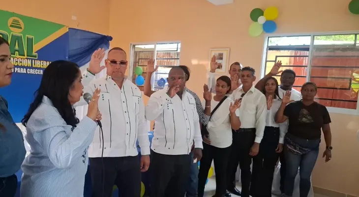 Jhonatan Florimón asume la presidencia del PAL en La Caleta