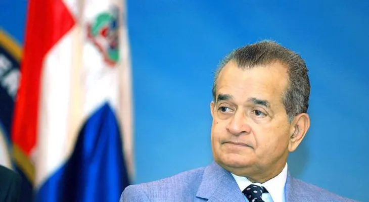 Almeyda advierte que insistir con la reelección de Danilo sería aniquilar el PLD