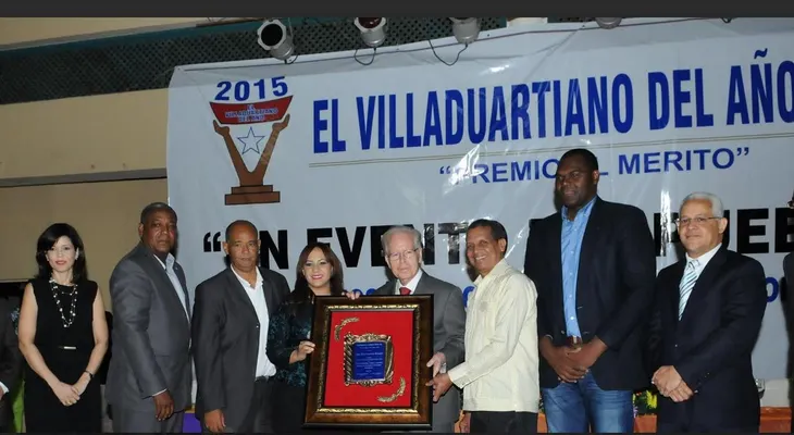 Pepín Corripio recibe reconocimiento Gran Villaduartiano del Año