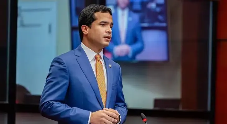 Senador Omar Fernández alerta sobre impacto de la migración haitiana en las escuelas dominicanas