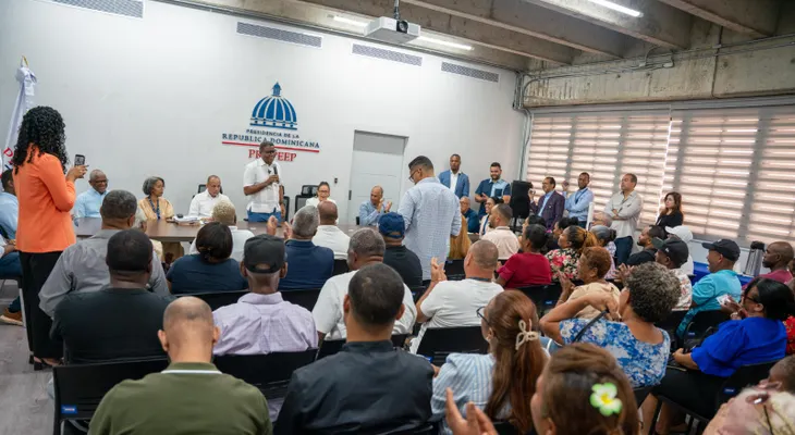 Gobierno entrega ayudas a comerciantes de Manoguayabo afectados por ampliación de avenida