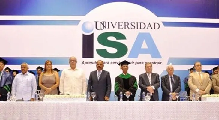 Universidad ISA gradúa a 395 profesionales