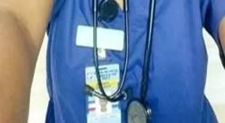 En estado muy delicado de salud, la doctora lanzada por escaleras por su pareja