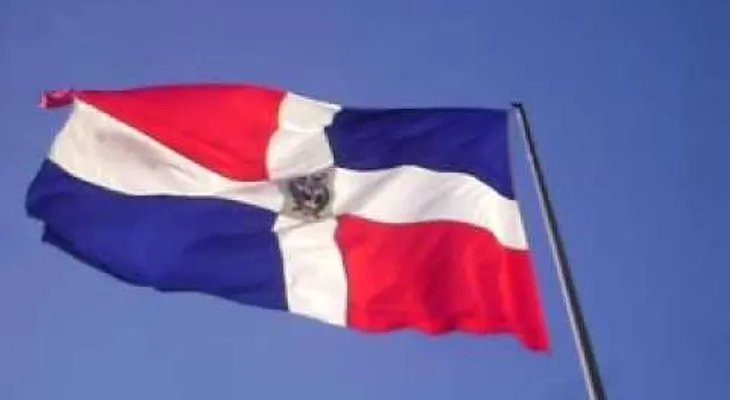 Bandera Dominicana entre las diez más bonitas del Mundo (VIDEO)