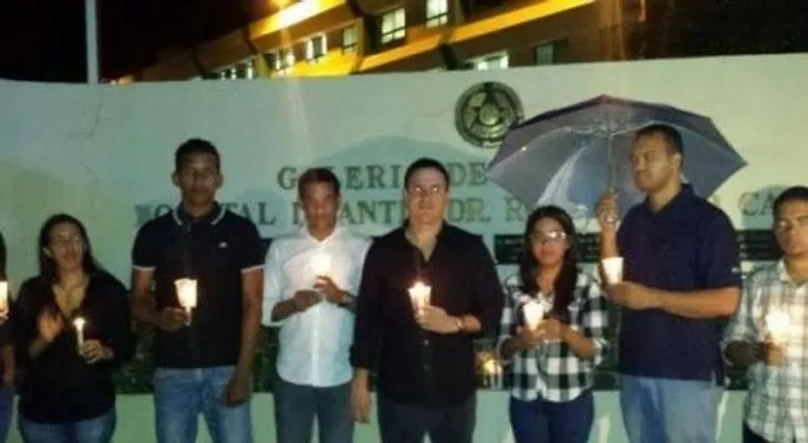 Juventud PRM realiza vigilia frente a Hospital Infantil Robert Reid Cabral