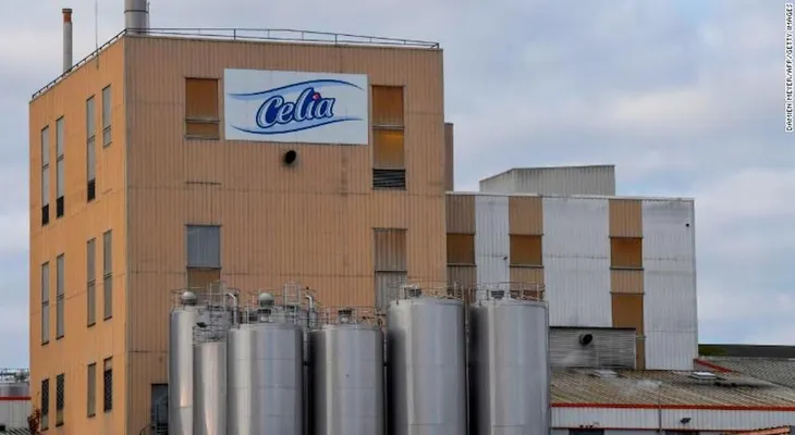 Retiran alimento para bebés en todo el mundo por amenaza de brote de salmonela
