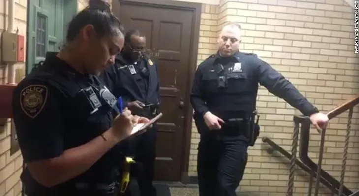 Una estudiante negra de Yale descansaba en la sala común de su dormitorio, una alumna blanca llamó a la Policía