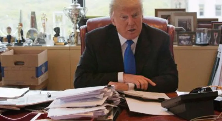 Trump a la zaga de Clinton para atraer electores