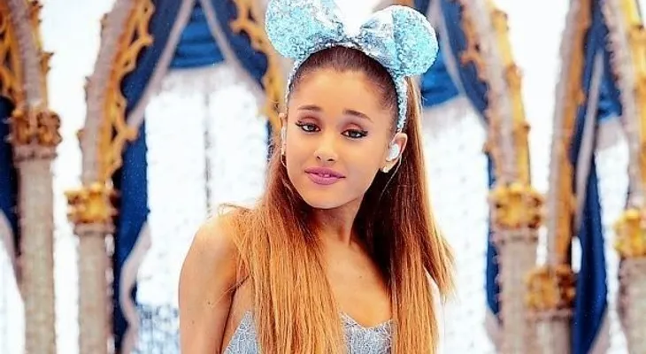 ¡Casi muere! Avión de Ariana Grande sufre accidente en pleno vuelo
