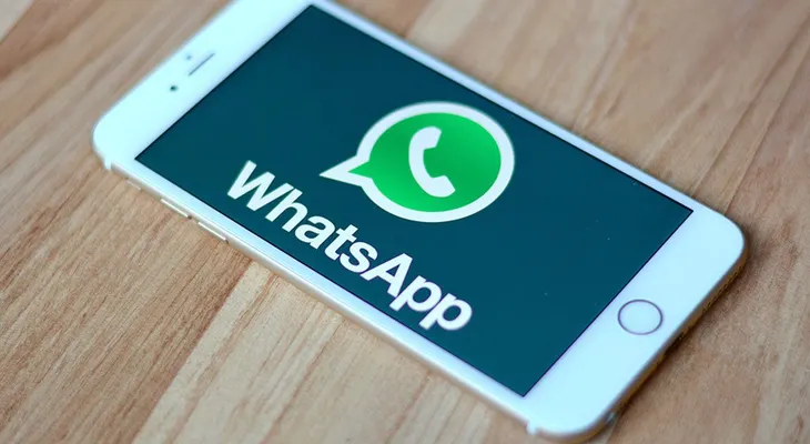 Cómo leer los mensajes de WhatsApp y Messenger sin que se enteren (ni estar en línea)